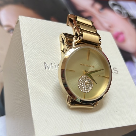 MICHAEL KORS WATCH AUTHENTIC GOLD NEW BATTERY - Picture 2 of 9